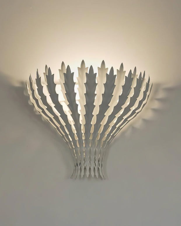 Wall Light Handmade Leaf Motif Metal Body Elegant Sconce