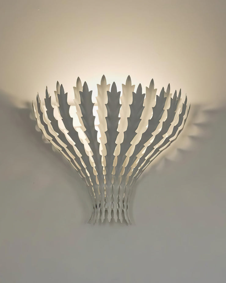 Wall Light Handmade Leaf Motif Metal Body Elegant Sconce