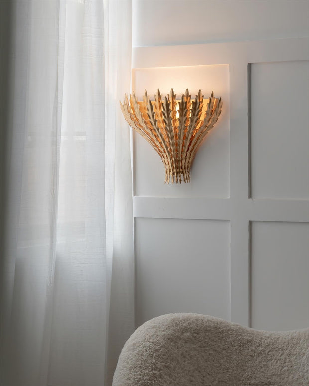 Wall Light Handmade Leaf Motif Metal Body Elegant Sconce