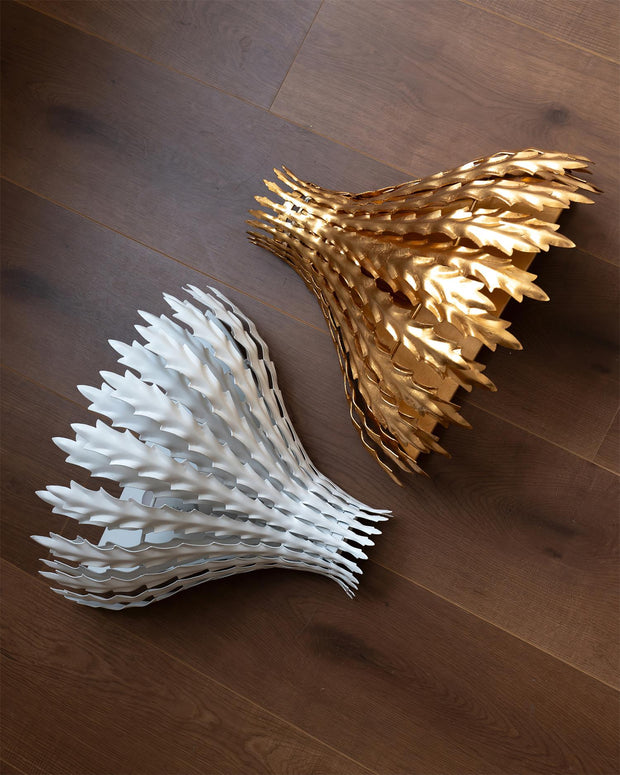 Wall Light Handmade Leaf Motif Metal Body Elegant Sconce