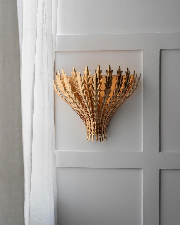 Wall Light Handmade Leaf Motif Metal Body Elegant Sconce