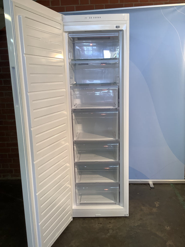Zanussi Freestanding Freezer ZUHE30FW2 L48116