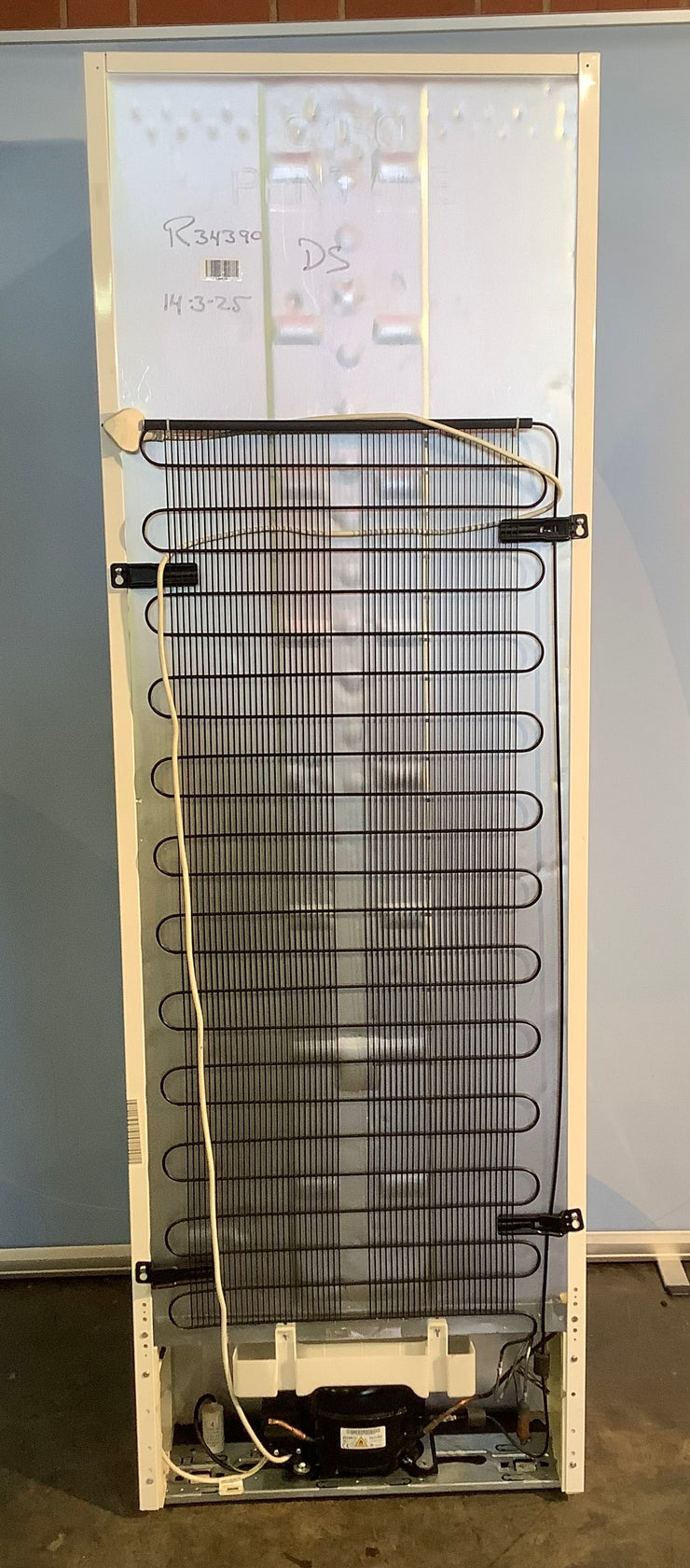 Zanussi Freestanding Freezer ZUHE30FW2 L48116